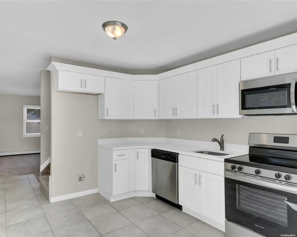 27 E Halley Lane Central Islip NY 11722