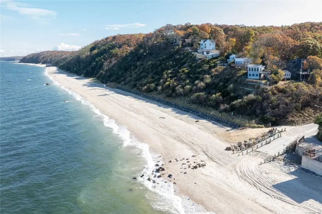 115 Cliff Road E Wading River NY 11792