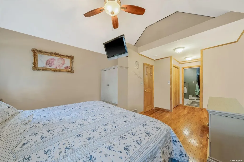 487 18th Street West Babylon NY 11704