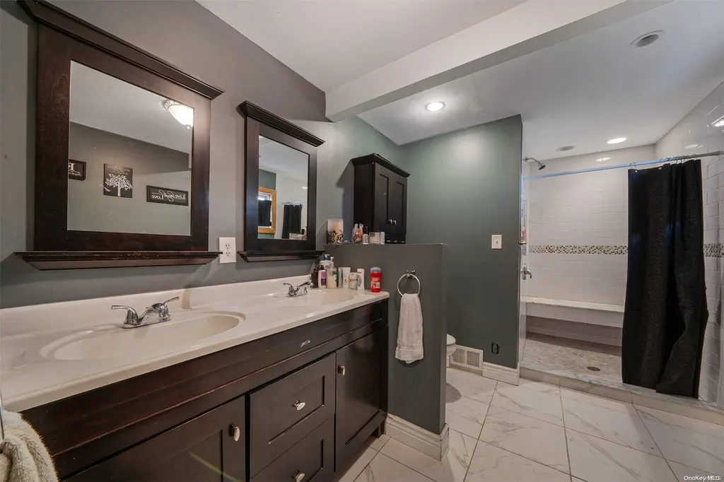 487 18th Street West Babylon NY 11704