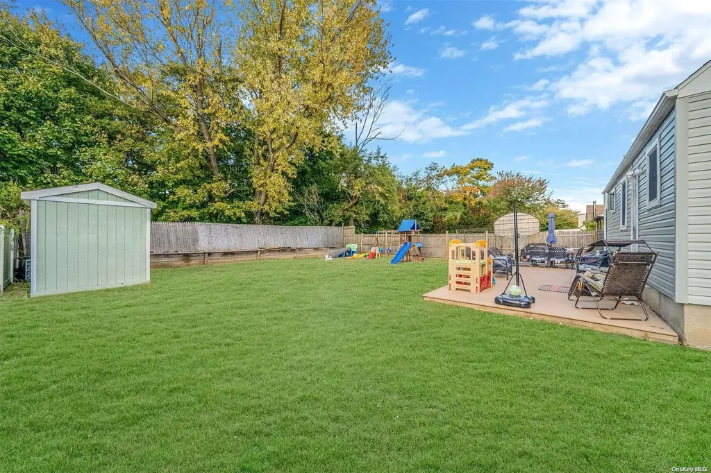 487 18th Street West Babylon NY 11704