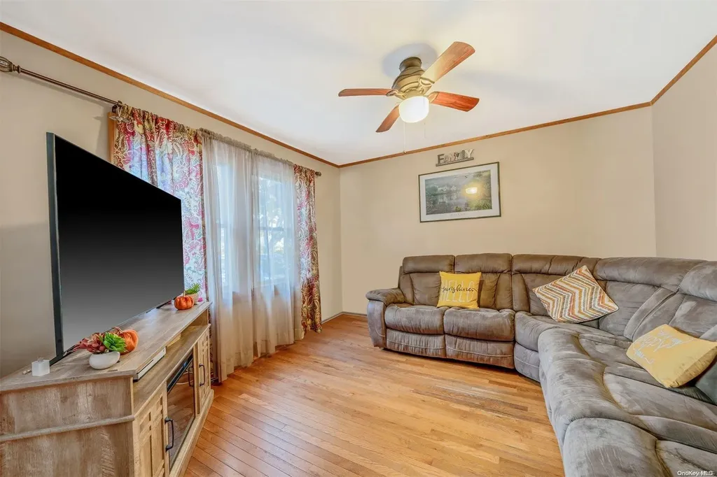 487 18th Street West Babylon NY 11704