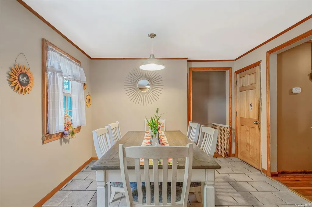 487 18th Street West Babylon NY 11704