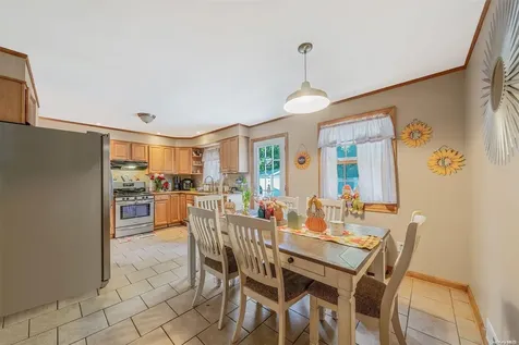 487 18th Street West Babylon NY 11704