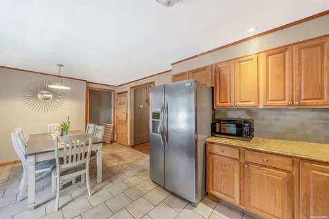 487 18th Street West Babylon NY 11704