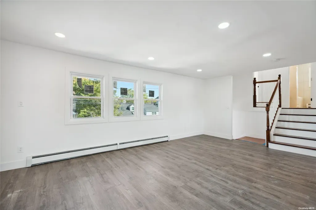 2302 Hampton Avenue Seaford NY 11783