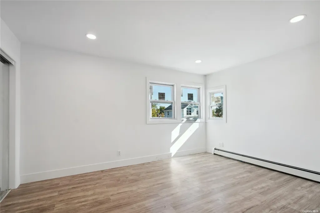 2302 Hampton Avenue Seaford NY 11783
