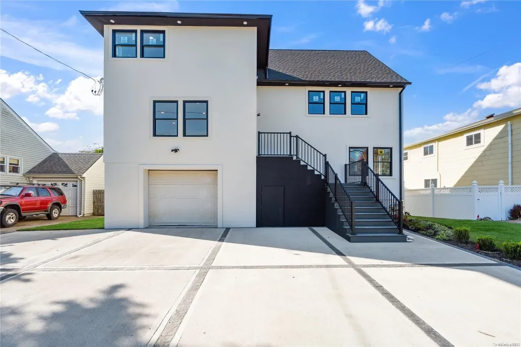 2302 Hampton Avenue Seaford NY 11783