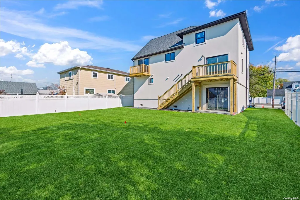 2302 Hampton Avenue Seaford NY 11783