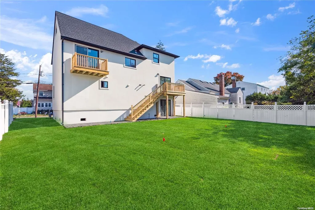 2302 Hampton Avenue Seaford NY 11783