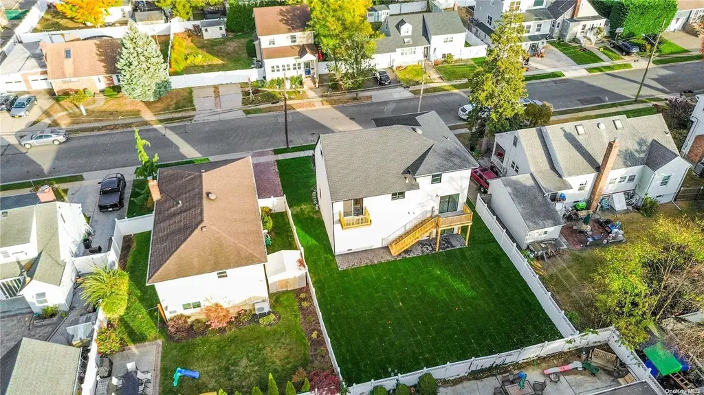 2302 Hampton Avenue Seaford NY 11783