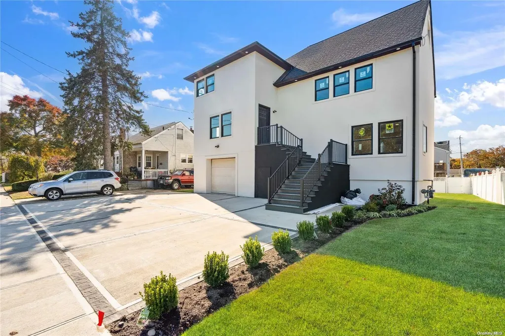 2302 Hampton Avenue Seaford NY 11783
