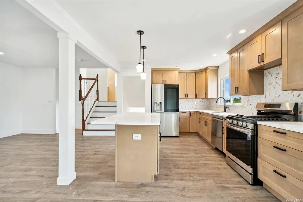 2302 Hampton Avenue Seaford NY 11783