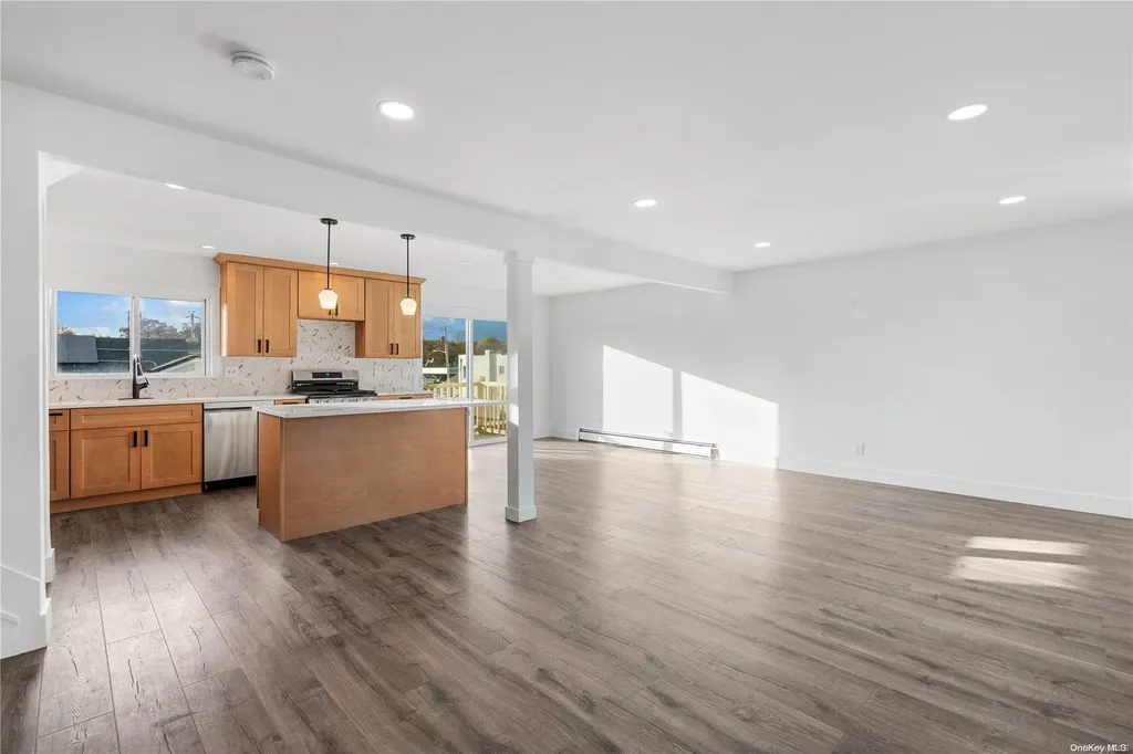 2302 Hampton Avenue Seaford NY 11783