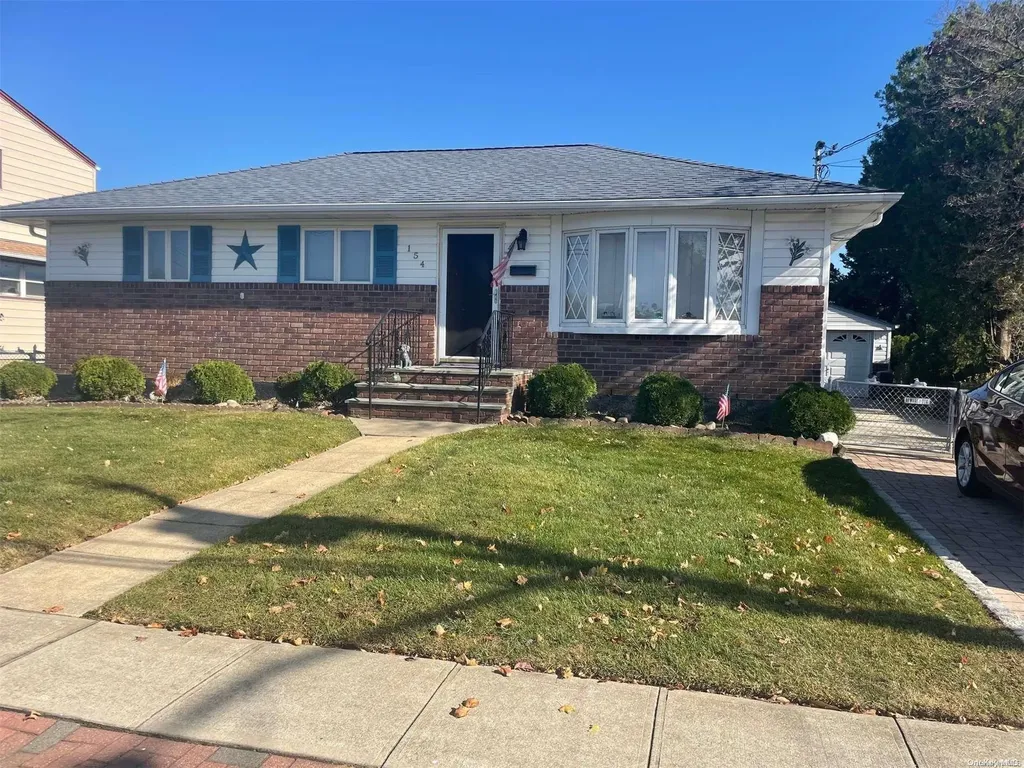 154 10th Street Bethpage NY 11714