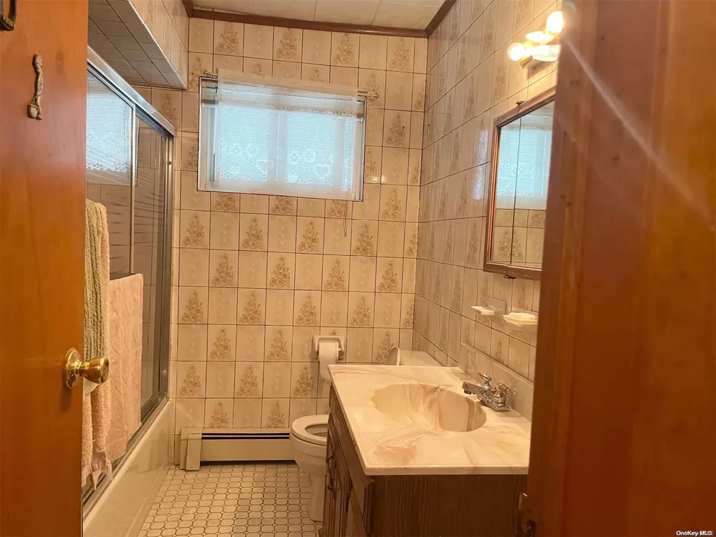 154 10th Street Bethpage NY 11714