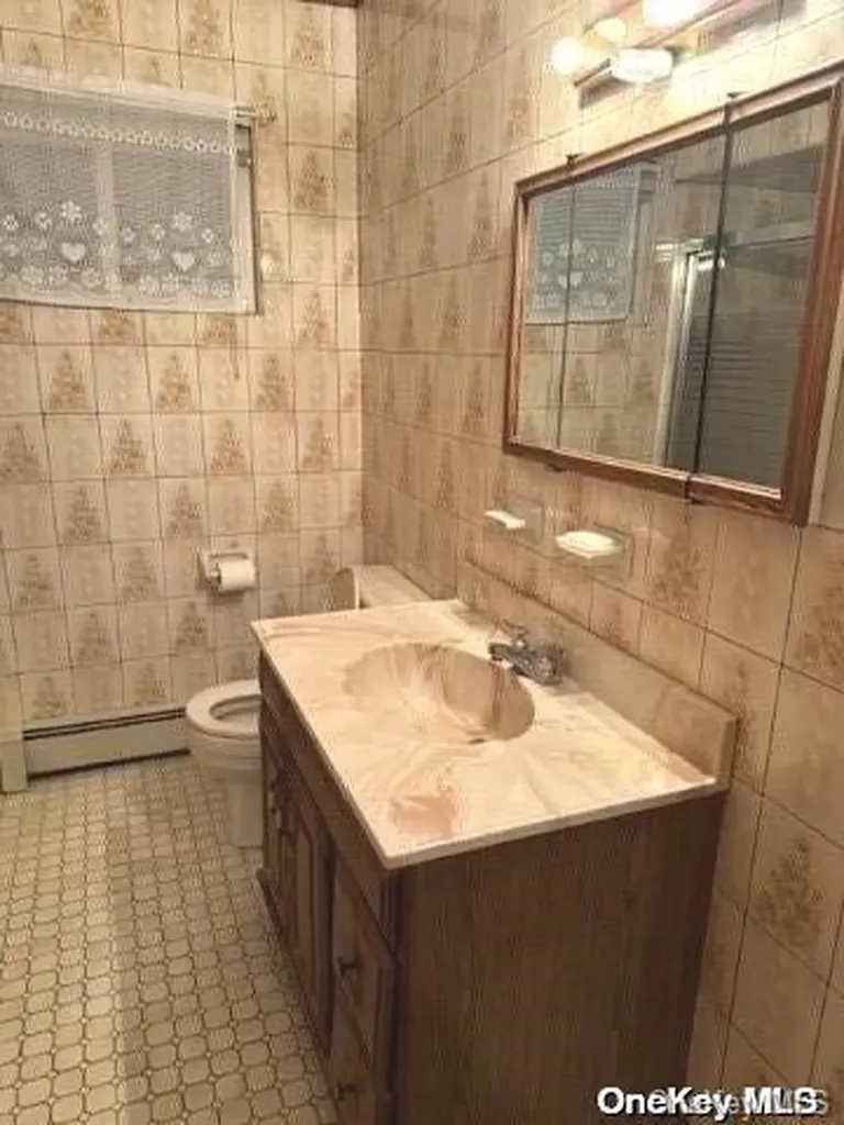154 10th Street Bethpage NY 11714