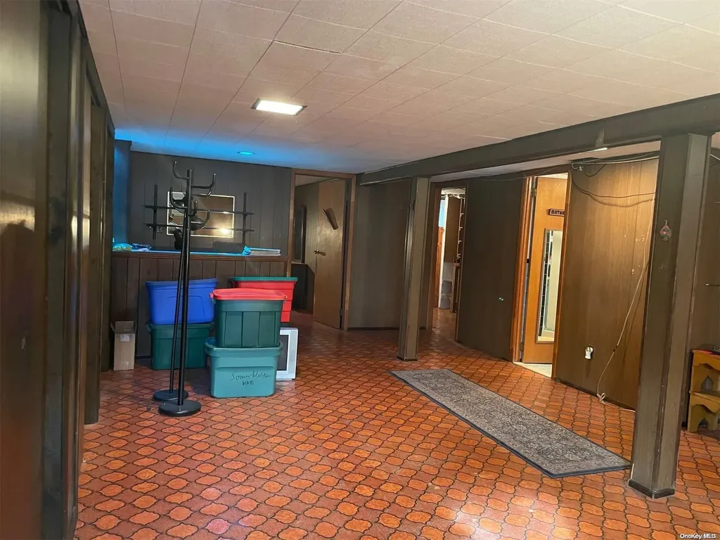 154 10th Street Bethpage NY 11714