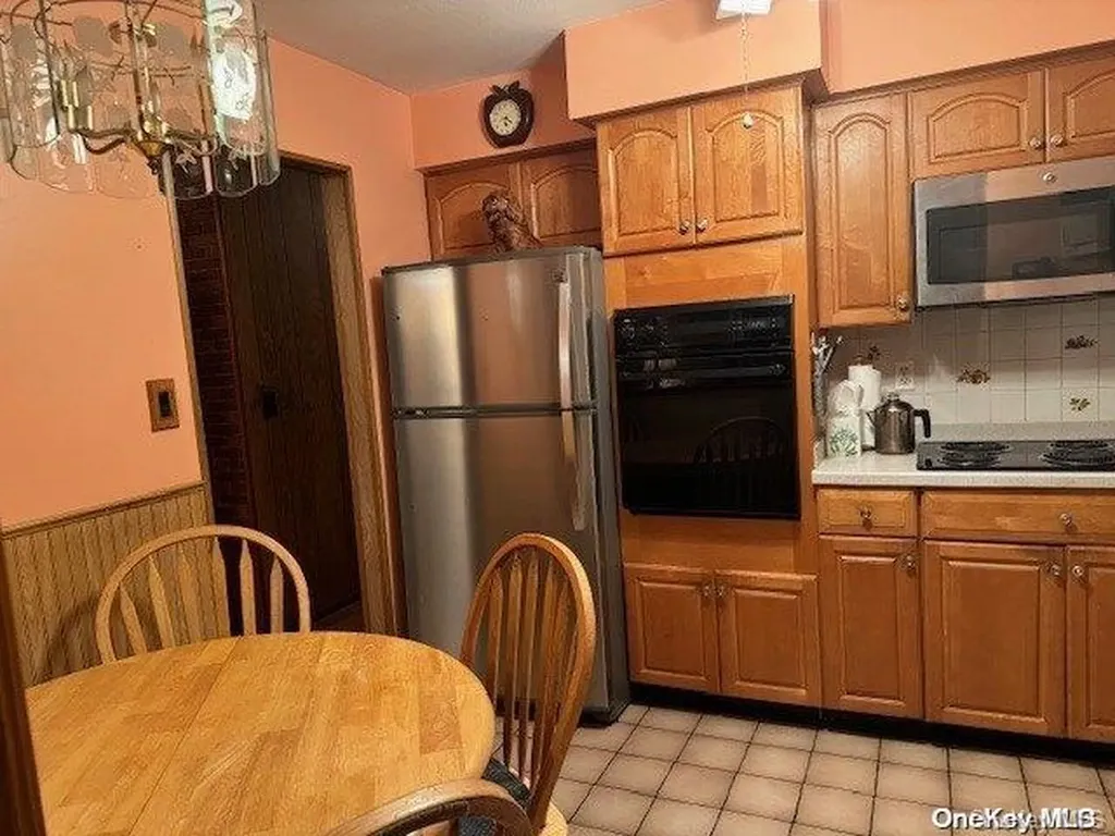 154 10th Street Bethpage NY 11714
