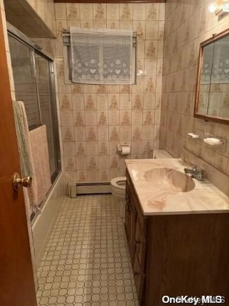 154 10th Street Bethpage NY 11714