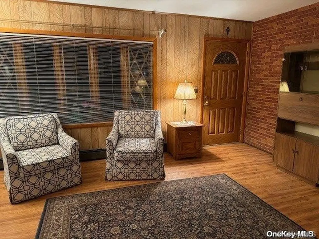 154 10th Street Bethpage NY 11714