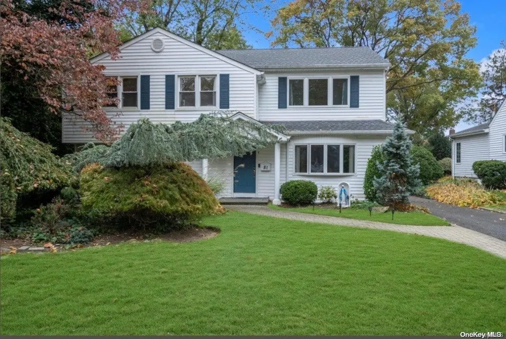 81 Hilldale Road Albertson NY 11507