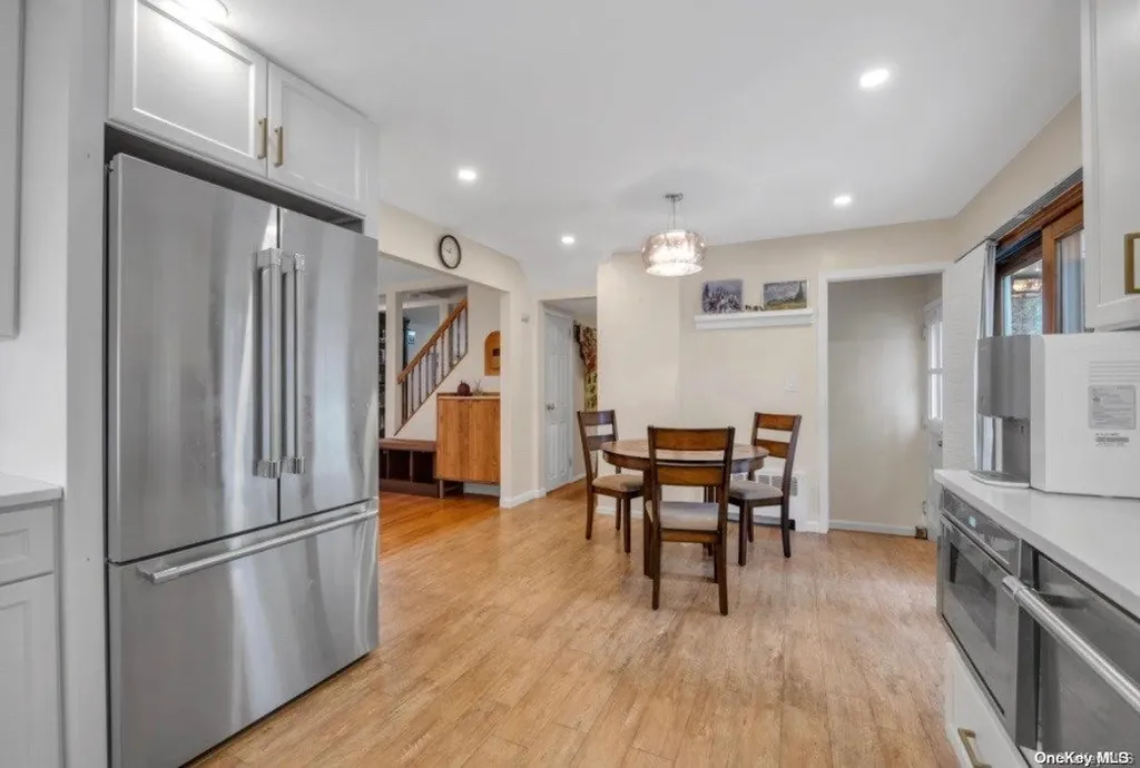 81 Hilldale Road Albertson NY 11507