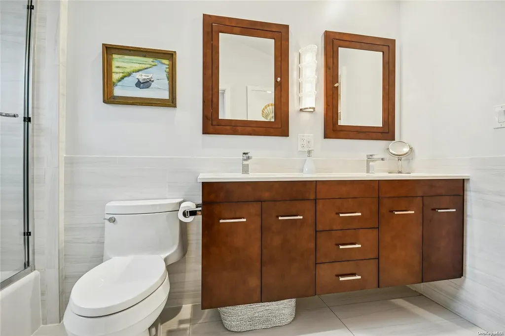 57 Barry Lane Syosset NY 11791