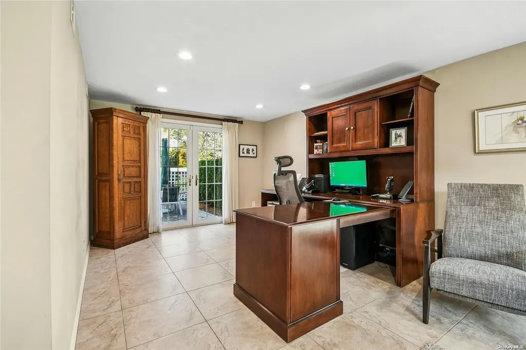 57 Barry Lane Syosset NY 11791
