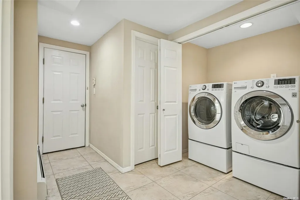 57 Barry Lane Syosset NY 11791
