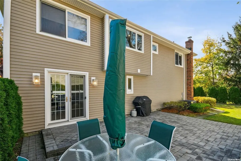 57 Barry Lane Syosset NY 11791