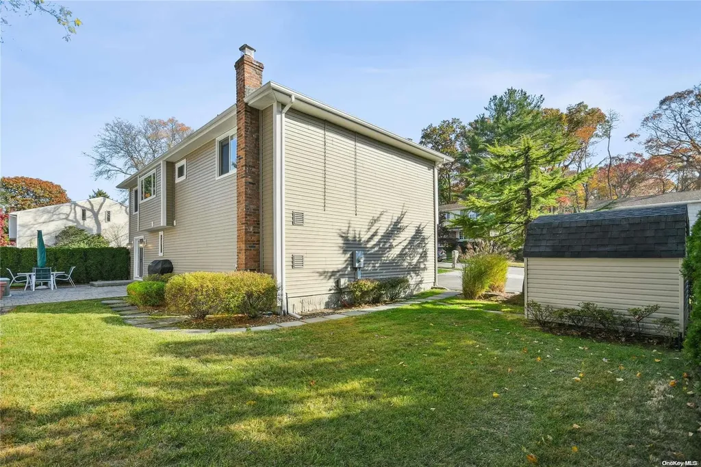 57 Barry Lane Syosset NY 11791