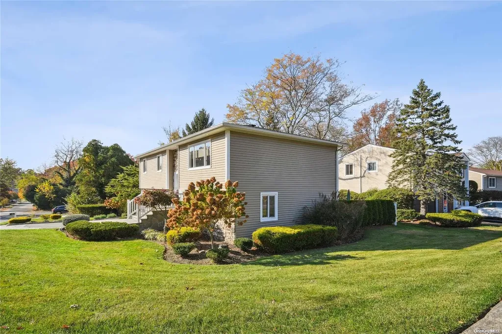 57 Barry Lane Syosset NY 11791