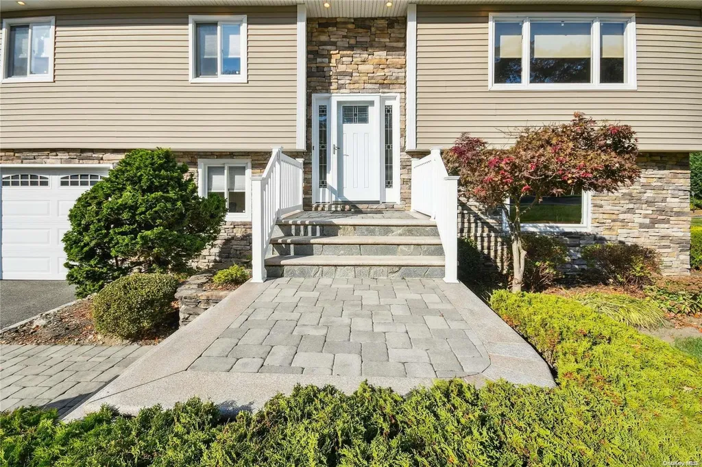 57 Barry Lane Syosset NY 11791