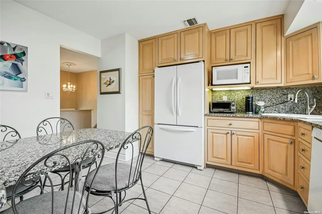 57 Barry Lane Syosset NY 11791