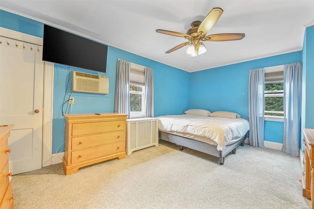 1534 Moffitt Avenue Hewlett NY 11557