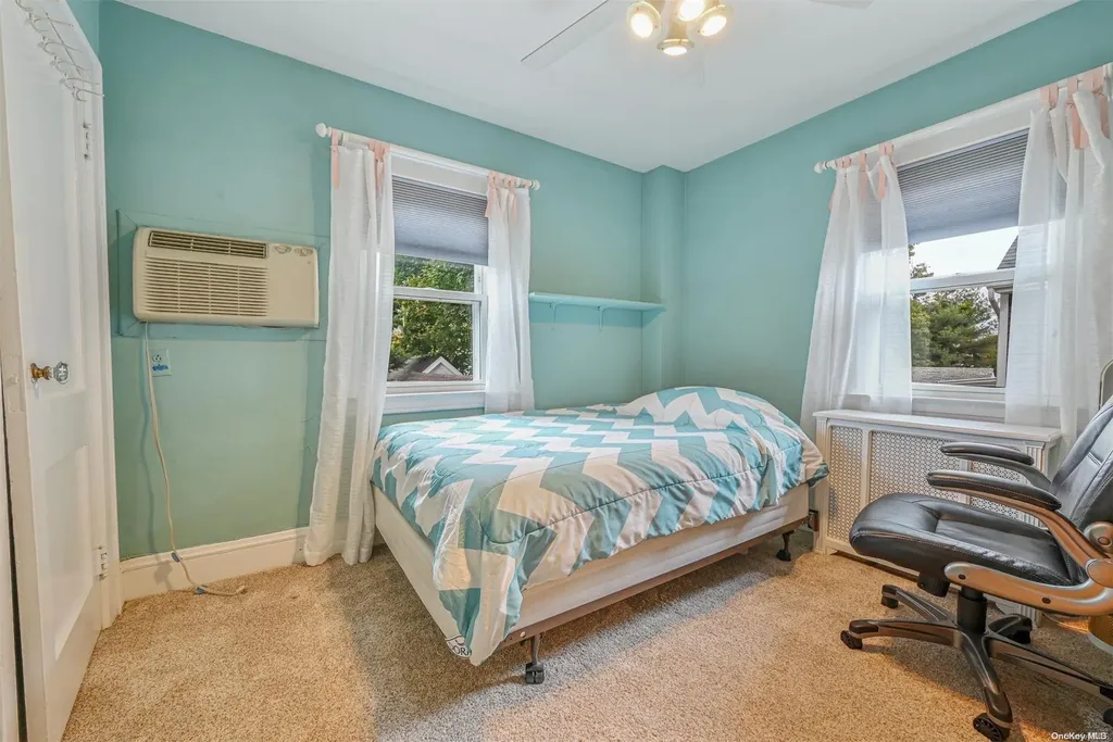 1534 Moffitt Avenue Hewlett NY 11557