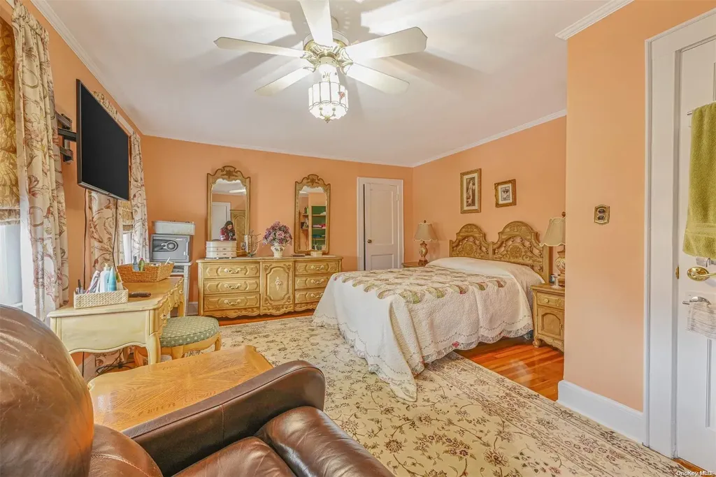 1534 Moffitt Avenue Hewlett NY 11557