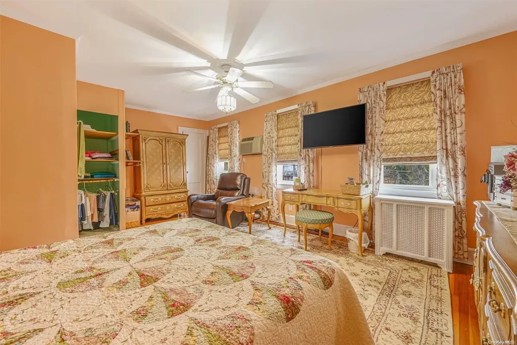 1534 Moffitt Avenue Hewlett NY 11557