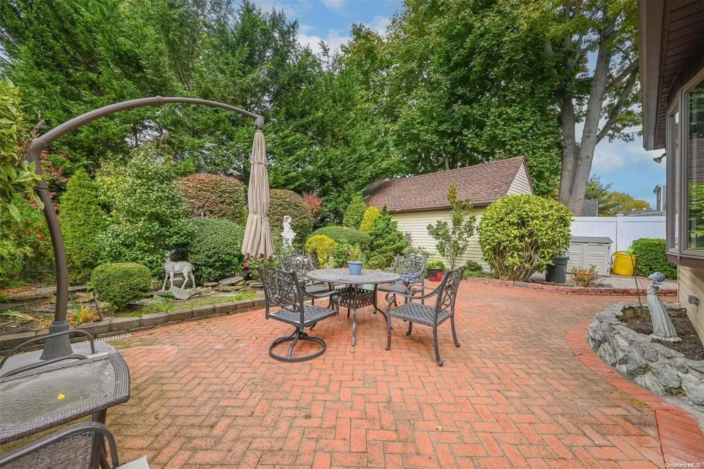1534 Moffitt Avenue Hewlett NY 11557