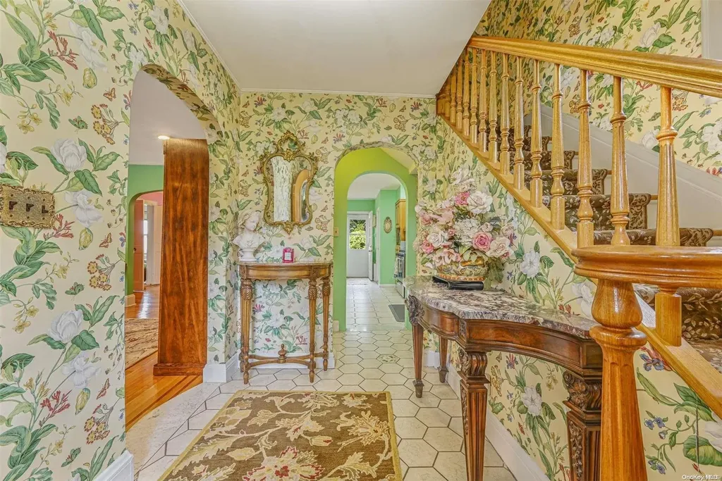1534 Moffitt Avenue Hewlett NY 11557