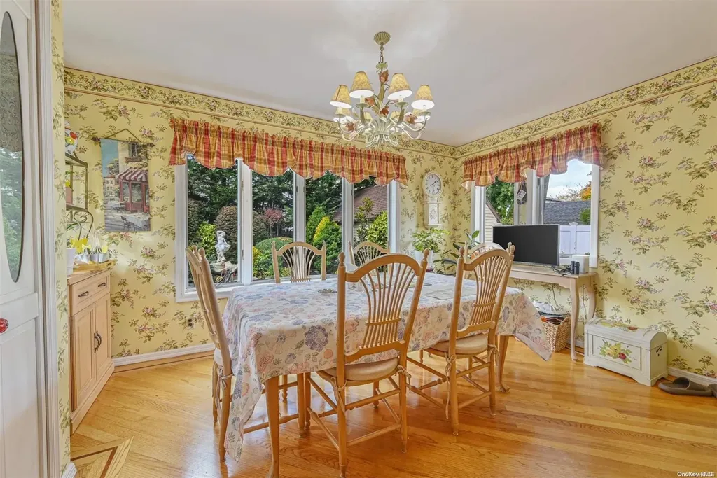 1534 Moffitt Avenue Hewlett NY 11557