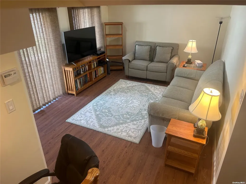 90 Nassau Avenue Plainview NY 11803