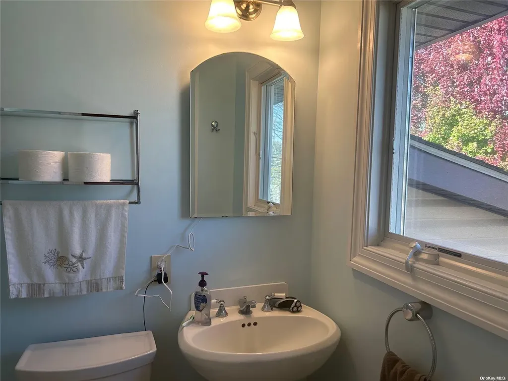 90 Nassau Avenue Plainview NY 11803