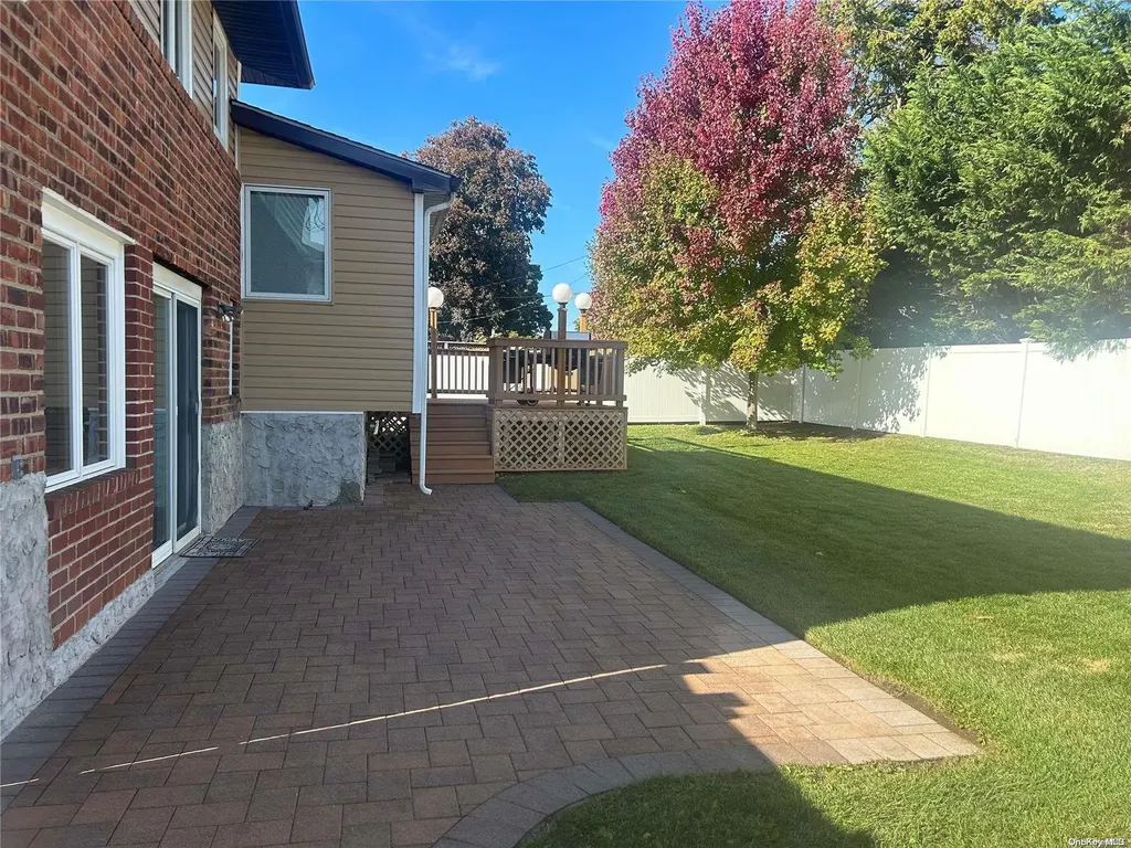90 Nassau Avenue Plainview NY 11803