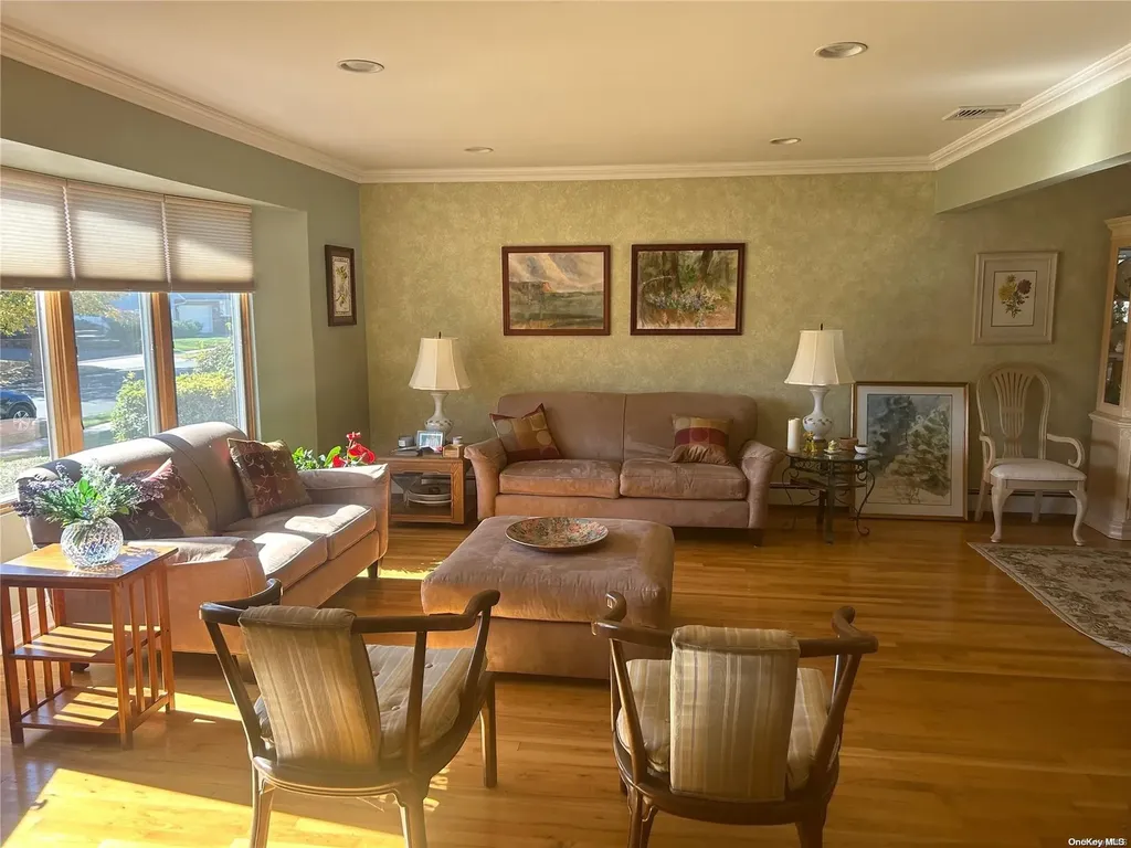 90 Nassau Avenue Plainview NY 11803
