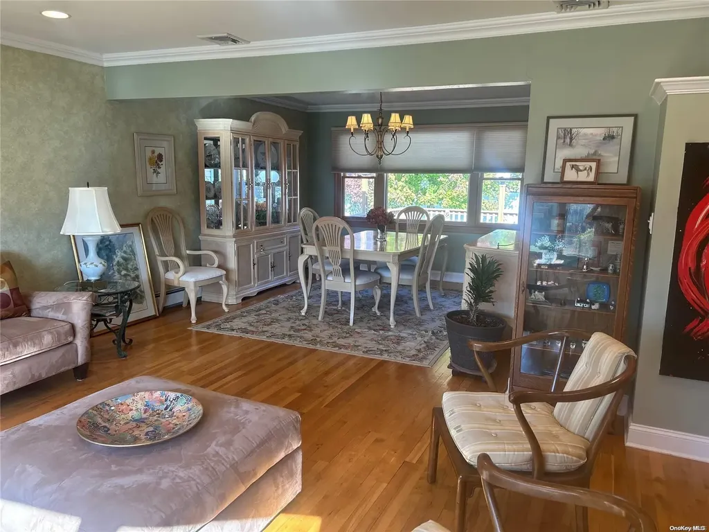 90 Nassau Avenue Plainview NY 11803
