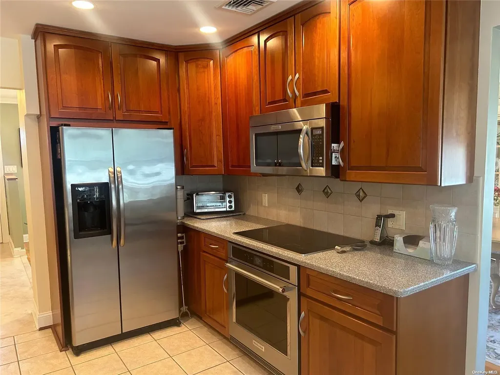 90 Nassau Avenue Plainview NY 11803
