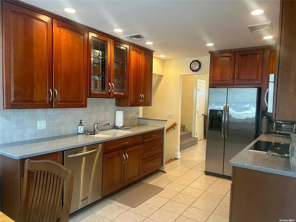 90 Nassau Avenue Plainview NY 11803