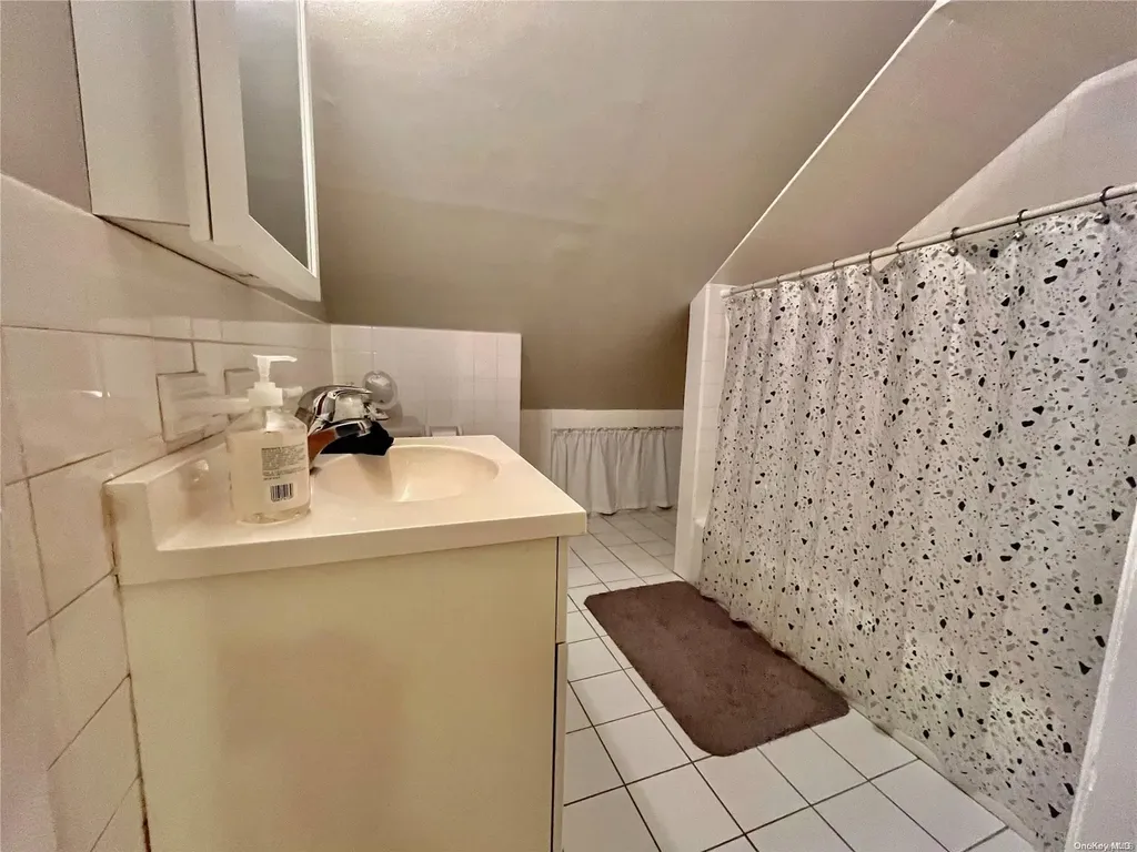 45 Blackbird Lane Levittown NY 11756